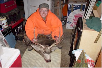 me and buckweb1.jpg (31913 bytes)